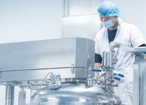 OEM skincare manufacturing, packaging coordination and quality review
