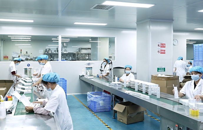 Skincare packaging line and final product packing at ZD Skincare Solutions